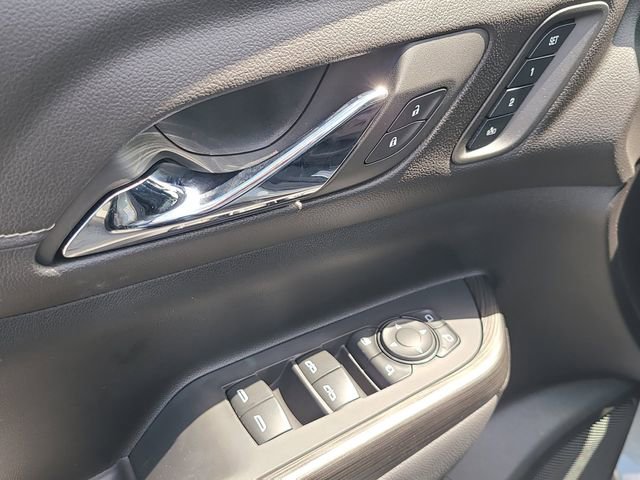 Used 2023 GMC Acadia SLT w/ Technology Package FWD image 17