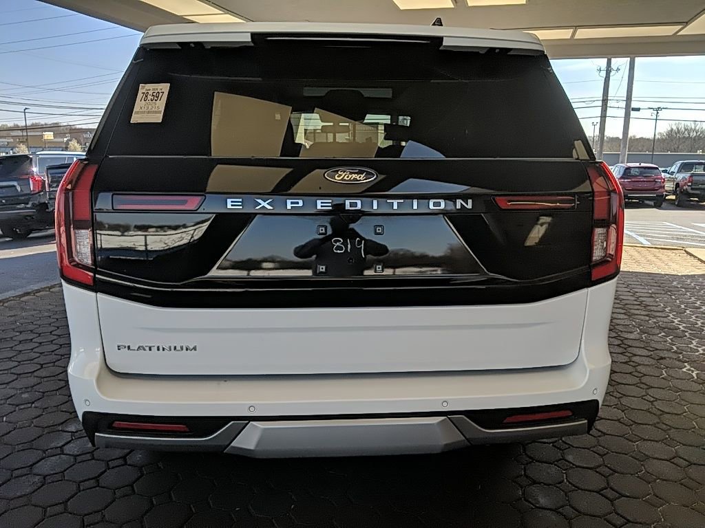 Used 2025 Ford Expedition Platinum image 7