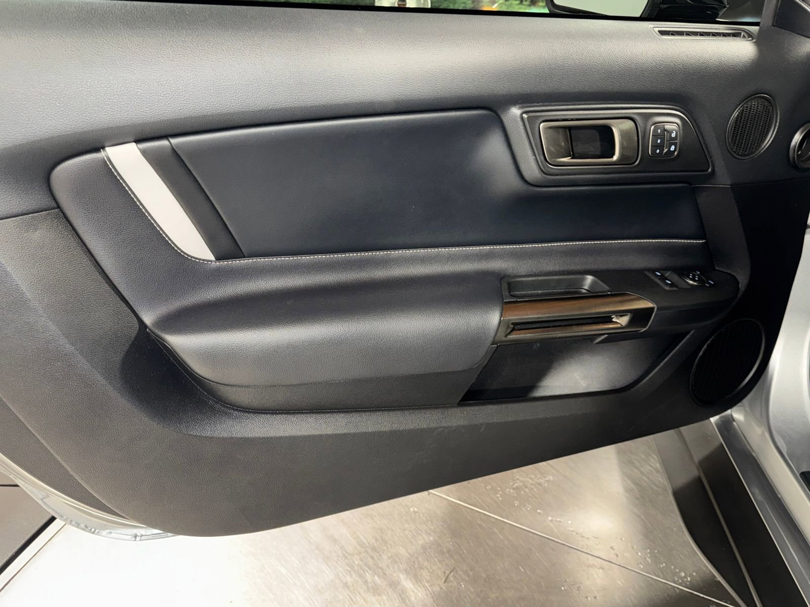 Used 2020 Ford Mustang Shelby GT500 w/ Technology Package RWD image 24