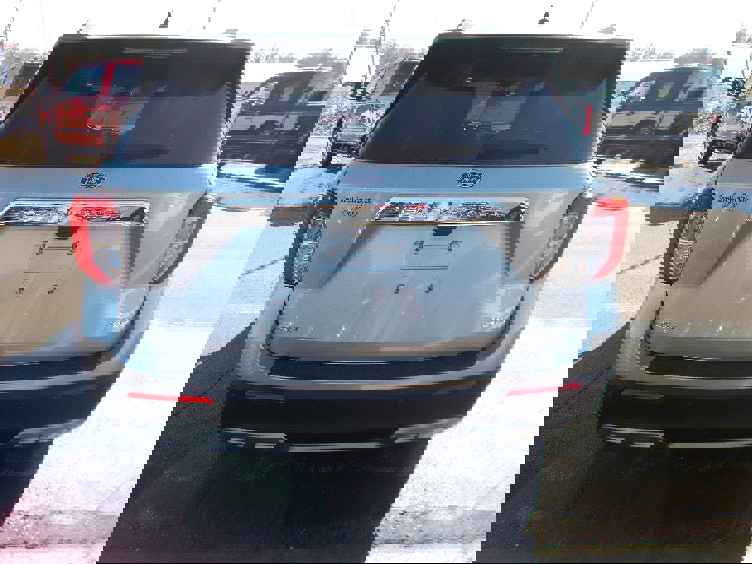 Used 2023 Ford Explorer XLT w/ Equipment Group 202A image 3