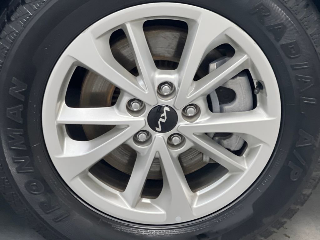 Used 2024 Kia Carnival LX image 70