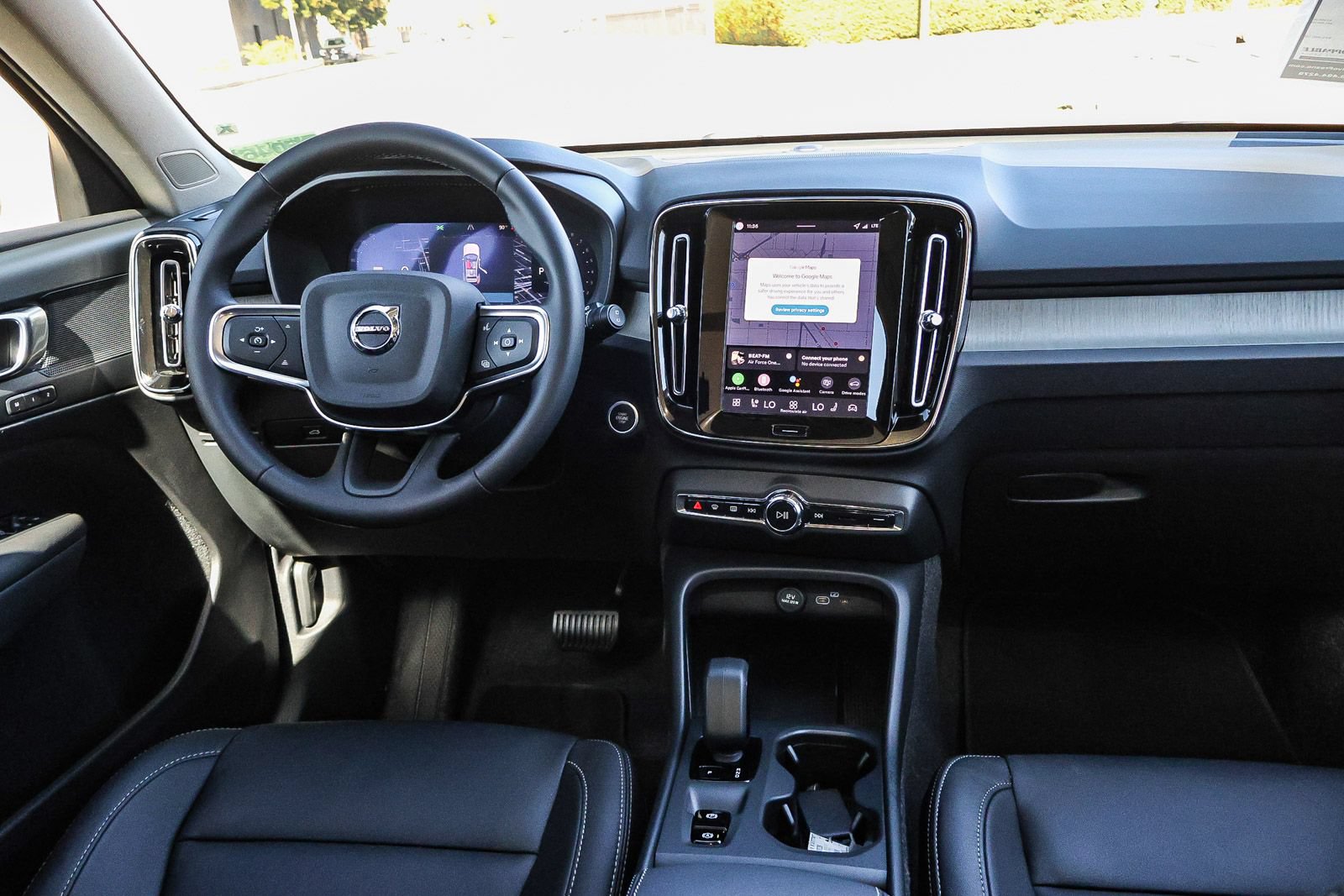 Used 2026 Volvo XC40 B5 Core AWD/4WD image 24