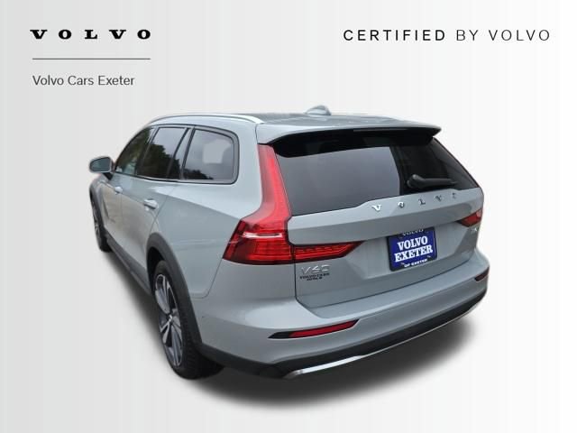 Certified 2025 Volvo V60 B5 Cross Country Plus image 6