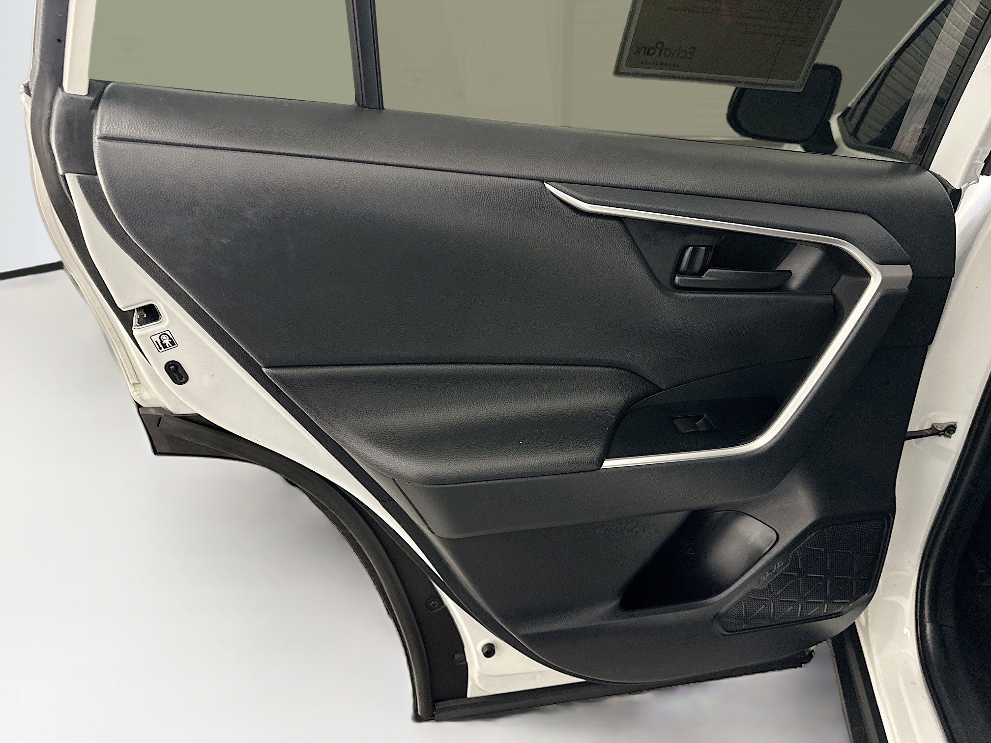 Used 2019 Toyota RAV4 LE image 27