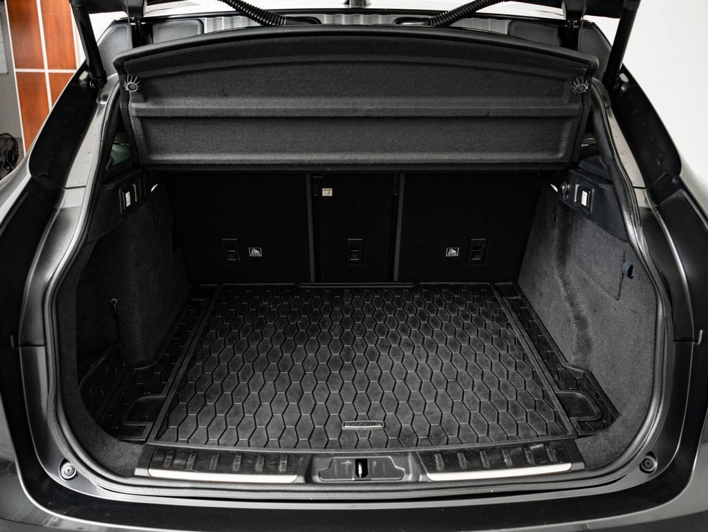 Used 2020 Jaguar F-PACE S image 21