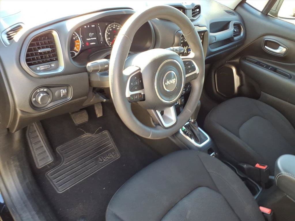 Used 2023 Jeep Renegade Latitude AWD/4WD image 12