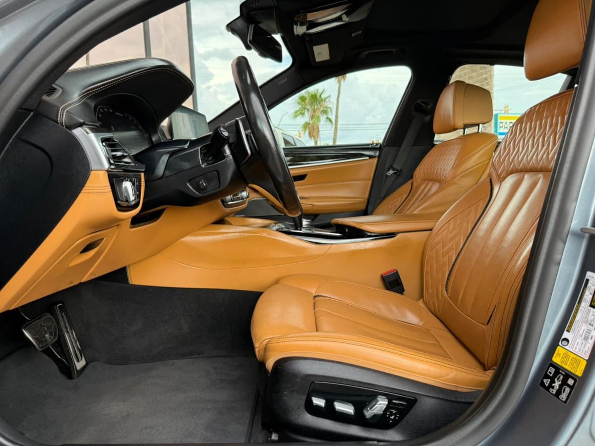 Used 2020 BMW M550i xDrive w/ Executive Package AWD/4WD image 40