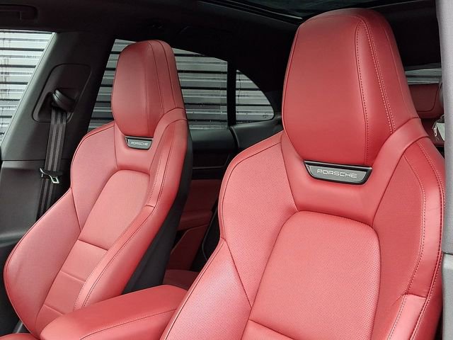 New 2025 Porsche Macan 4S Electric image 5