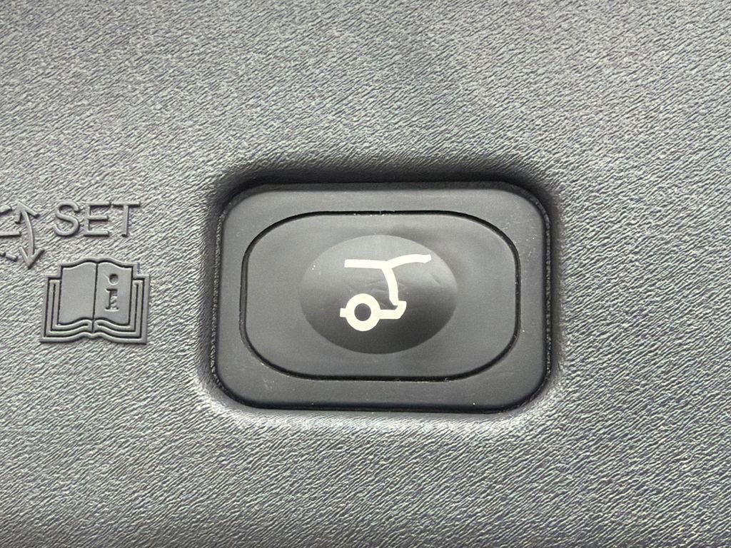 Used 2024 Lincoln Nautilus Reserve image 19