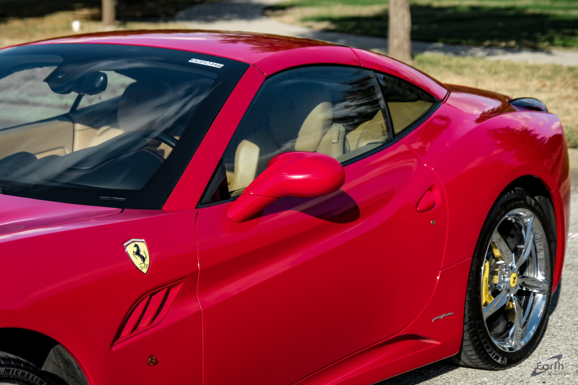 Used 2014 Ferrari California RWD image 33