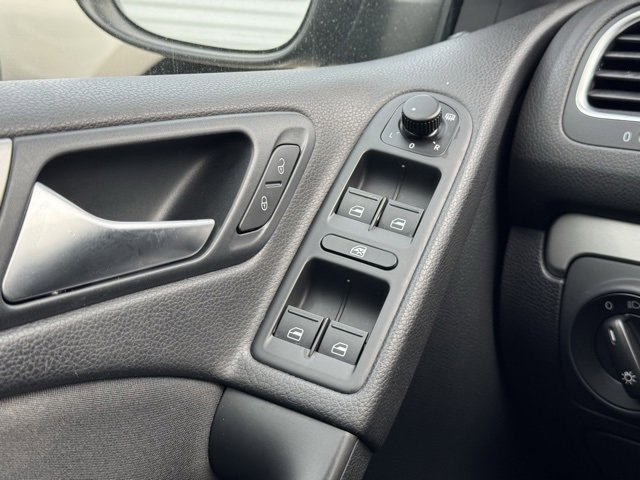 Used 2014 Volkswagen Golf 4-Door image 26