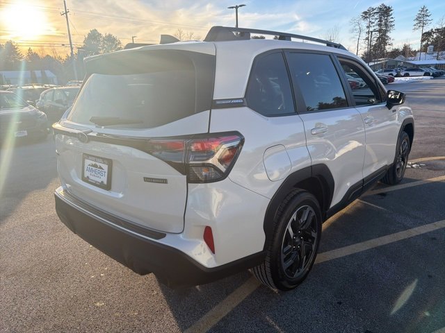 Used 2025 Subaru Forester Premium image 5