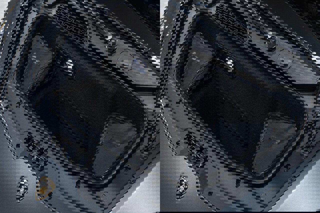 Used 2020 Lamborghini Huracan EVO image 37