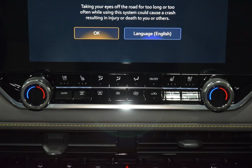New 2026 Chevrolet Colorado ZR2 w/ Technology Package AWD/4WD image 36