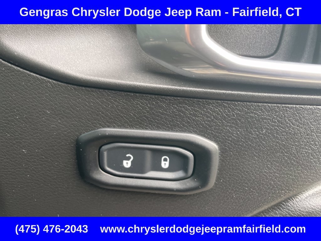 Certified 2024 Jeep Wrangler Unlimited w/ Convenience Group AWD/4WD image 21
