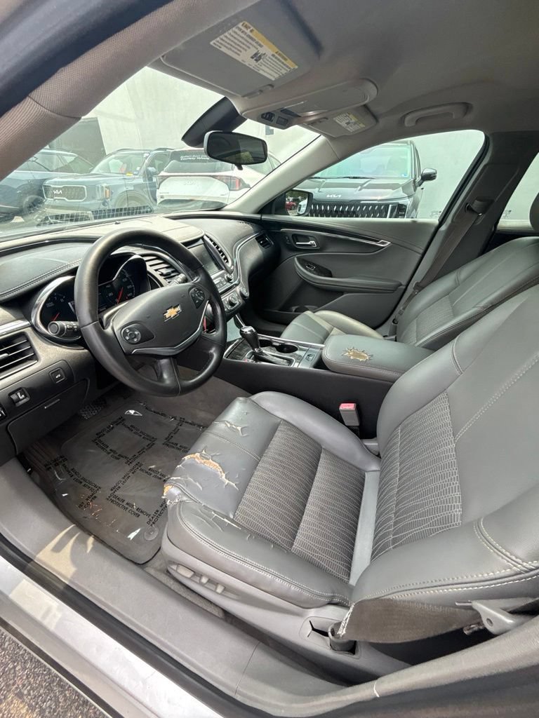 Used 2015 Chevrolet Impala LT FWD image 12