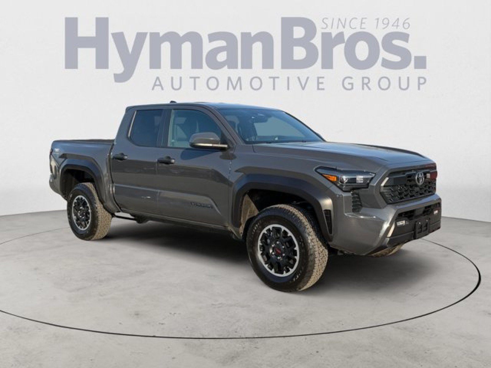 Used 2025 Toyota Tacoma TRD Off-Road AWD/4WD image 1