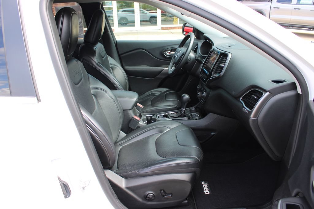 Used 2019 Jeep Cherokee Limited w/ Luxury Group AWD/4WD image 48