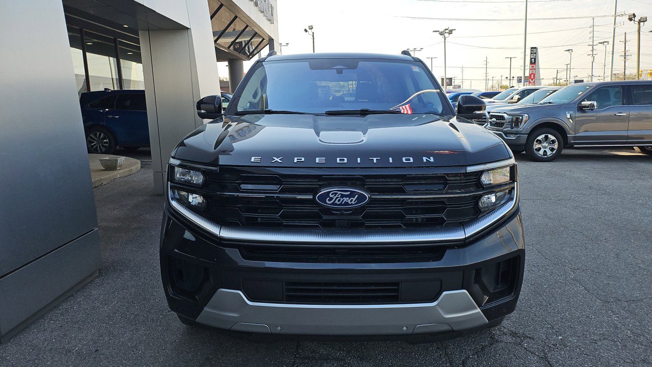 Used 2025 Ford Expedition Max Platinum AWD/4WD image 7