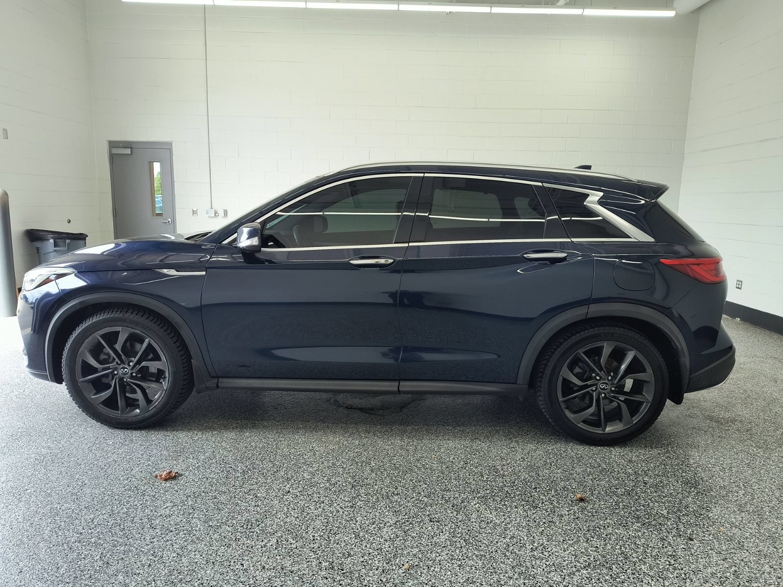 Used 2019 INFINITI QX50 Essential w/ Sensory Package FWD image 2