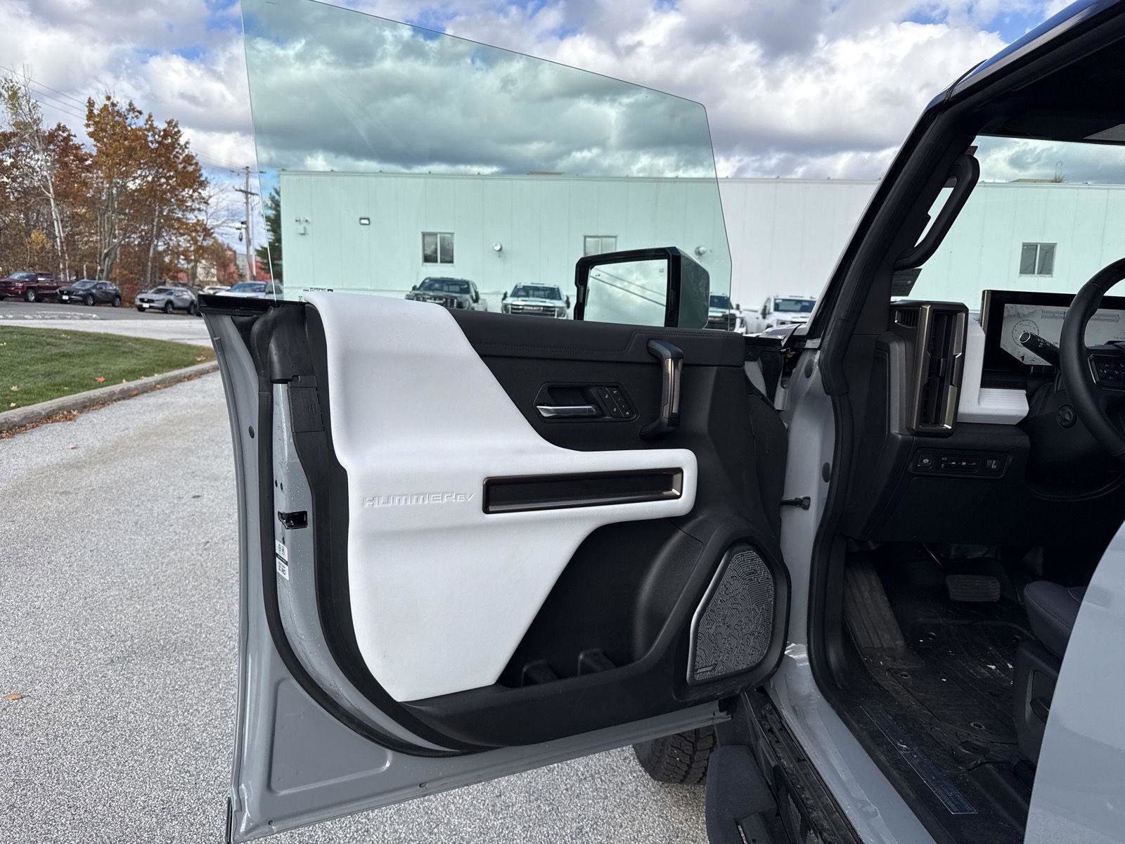 New 2025 GMC Hummer EV 2X image 16