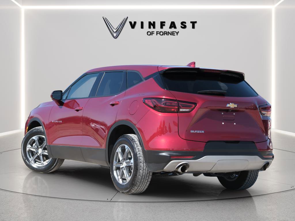 Used 2025 Chevrolet Blazer LT image 3