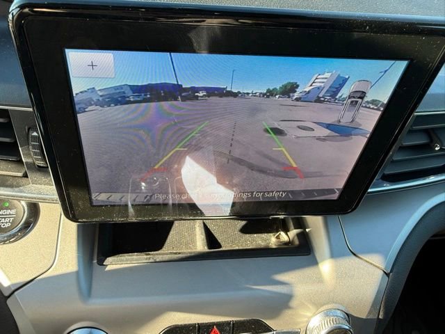 Used 2020 Ford Explorer XLT w/ Equipment Group 202A AWD/4WD image 3