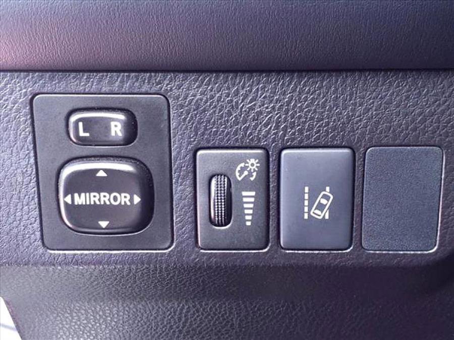 Used 2018 Toyota RAV4 XLE image 23