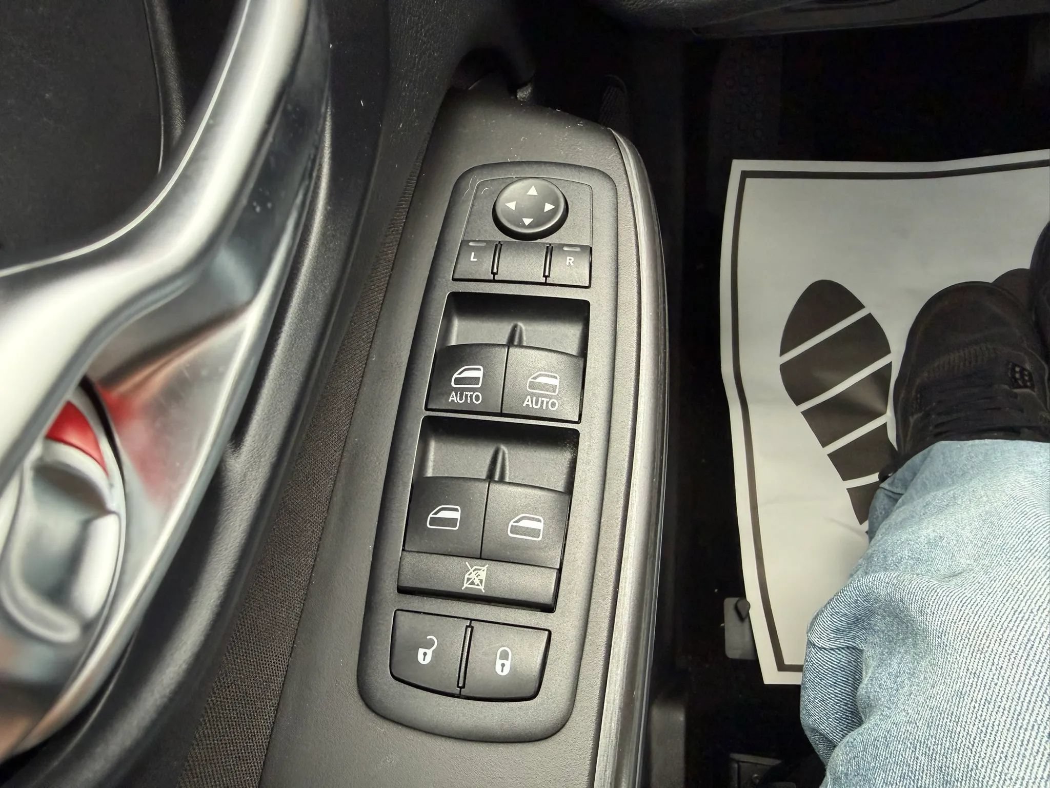 Used 2014 Jeep Cherokee Latitude AWD/4WD image 14
