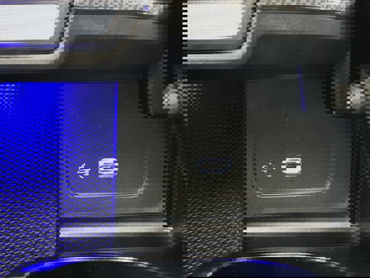 Used 2022 Mercedes-Benz C 300 4MATIC Sedan w/ Exclusive Trim Package image 18