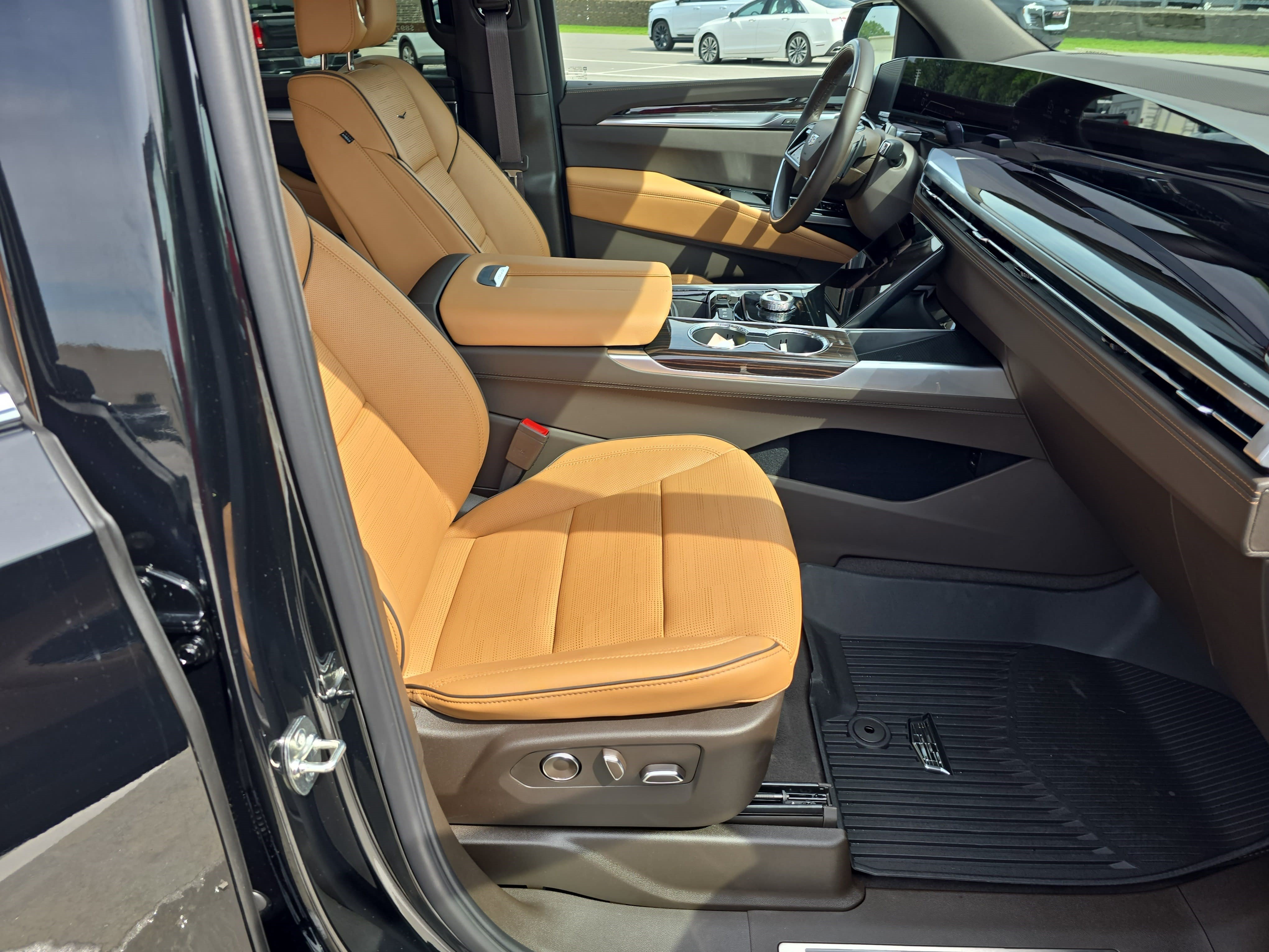 Used 2026 Cadillac Escalade Luxury w/ Touring Package AWD/4WD image 10