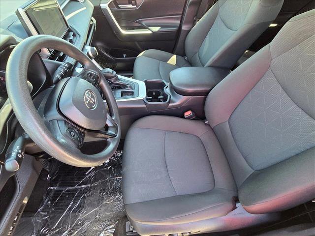 Used 2025 Toyota RAV4 XLE FWD image 14