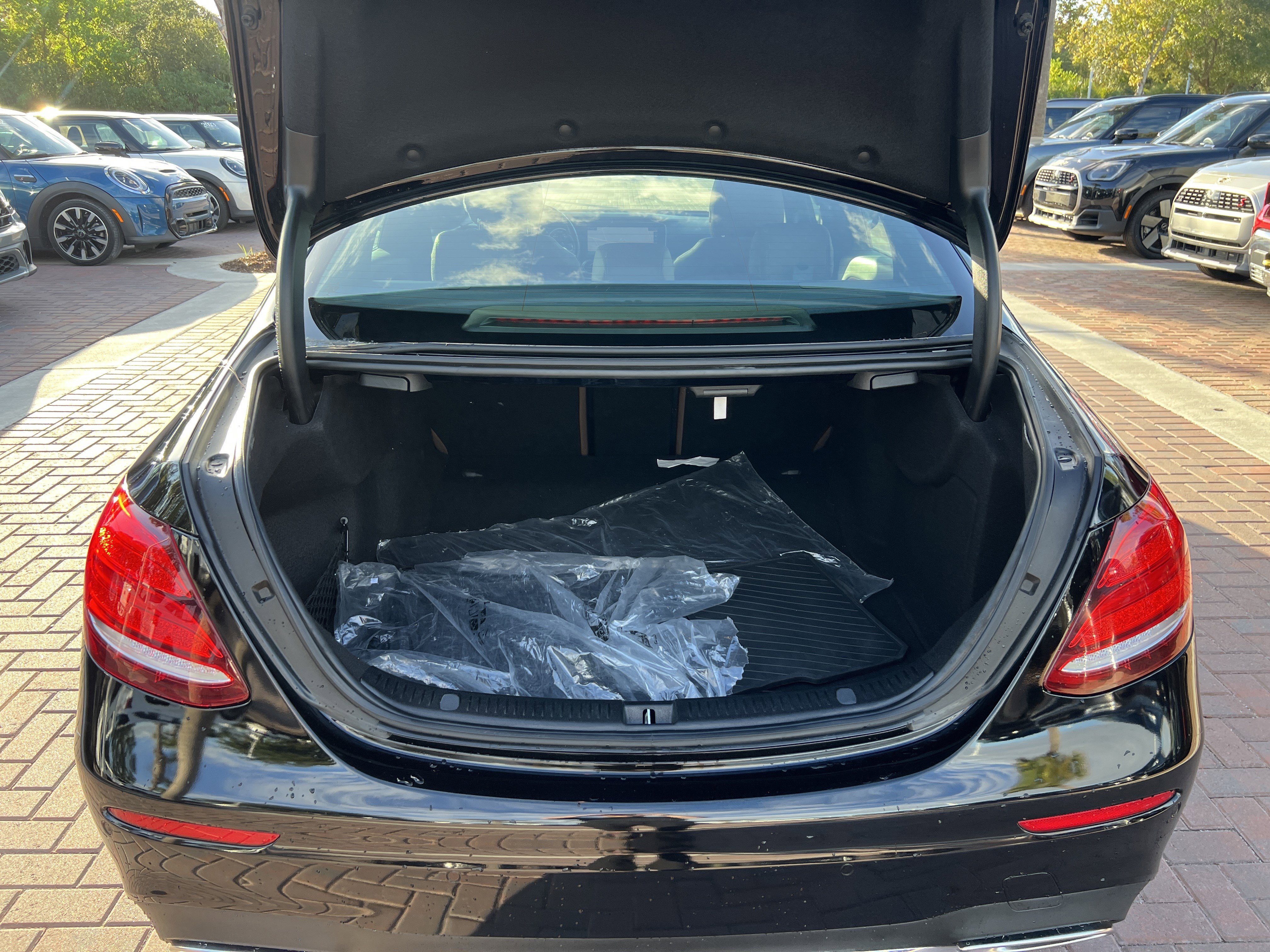 Used 2020 Mercedes-Benz E 350 4MATIC Sedan image 32