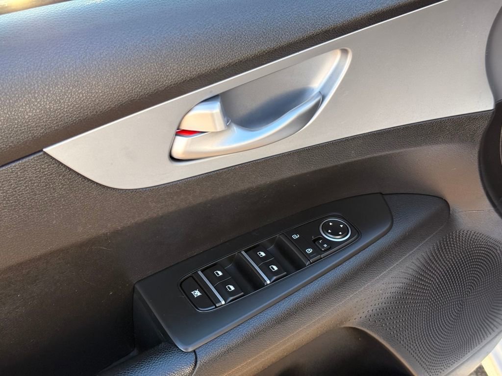 Used 2023 Kia Forte LXS FWD image 22