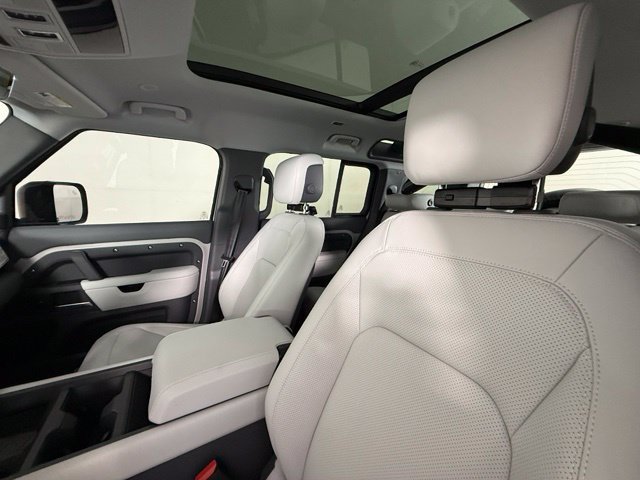 New 2026 Land Rover Defender 110 X-Dynamic SE AWD/4WD image 5