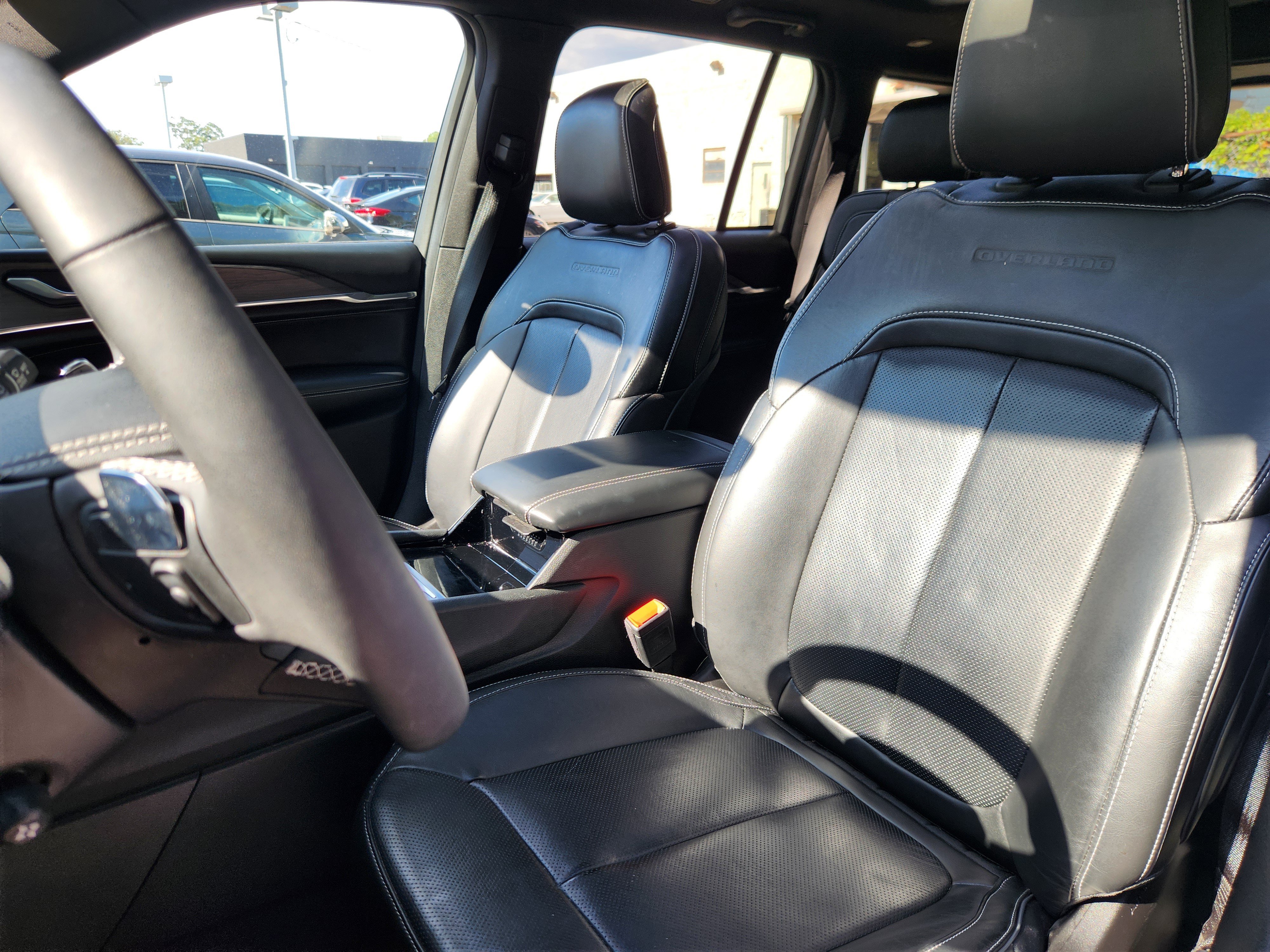 Used 2023 Jeep Grand Cherokee Overland AWD/4WD image 7