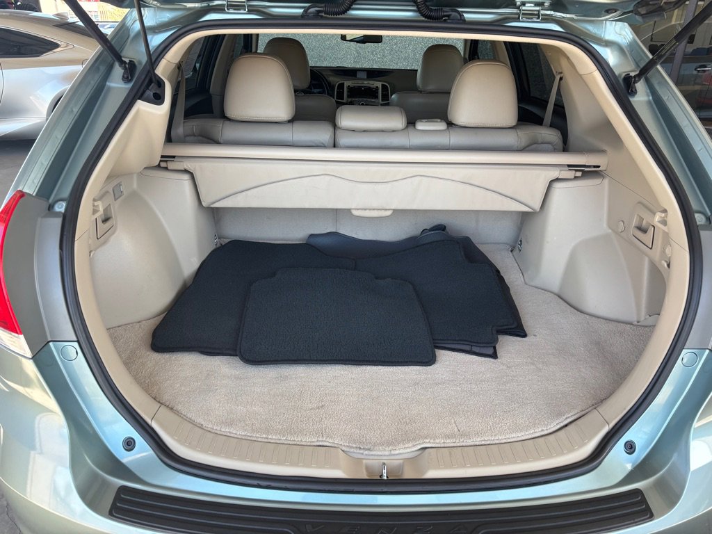 Used 2011 Toyota Venza w/ Leather Pkg FWD image 29