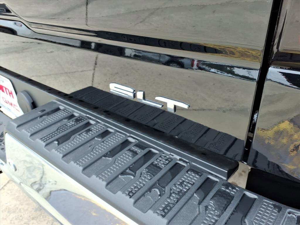 New 2026 GMC Sierra 1500 SLT w/ SLT Premium Package image 9