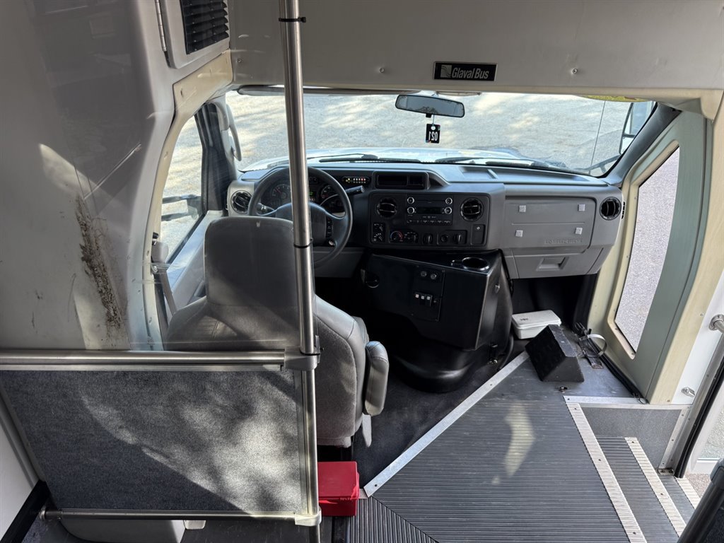 Used 2015 Ford E-450 and Econoline 450 Super Duty w/ Shuttle Bus Prep Package RWD image 15
