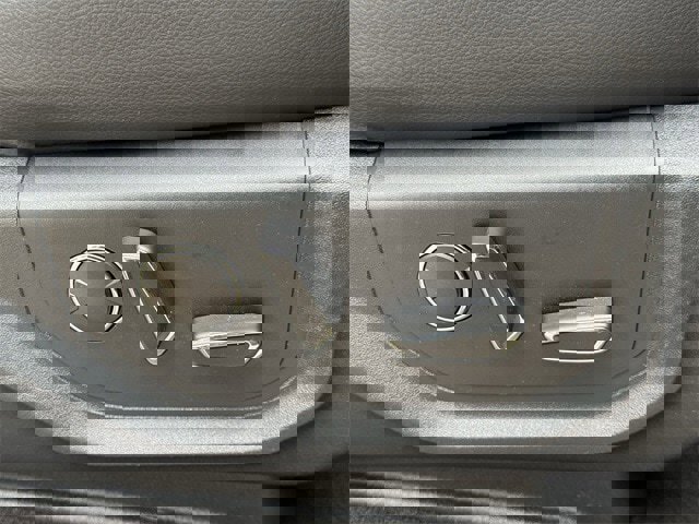 Used 2021 Ford Expedition Limited image 32