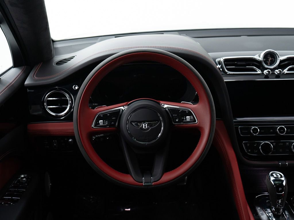 Used 2022 Bentley Bentayga AWD/4WD image 28