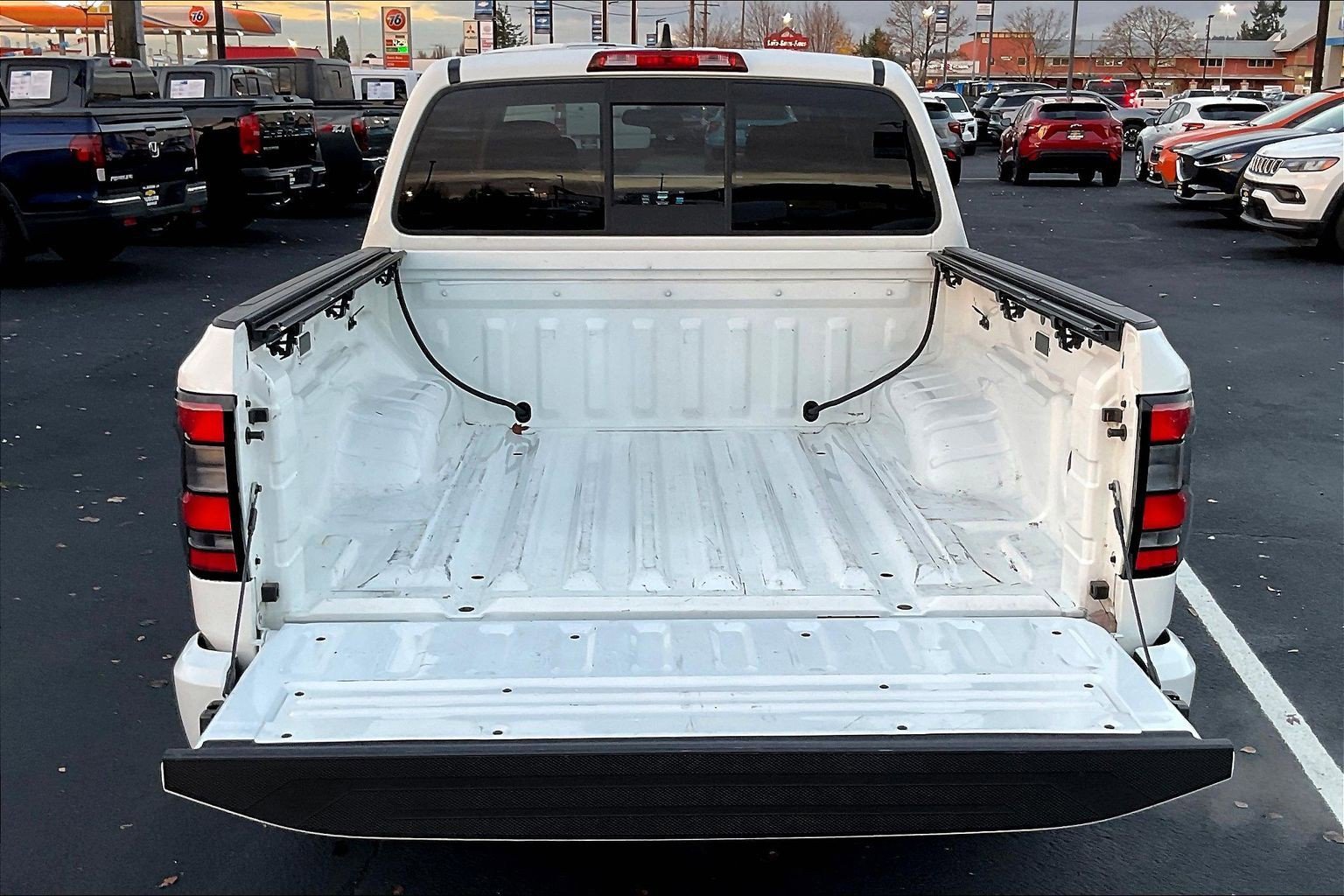 Used 2022 Nissan Frontier SV image 33