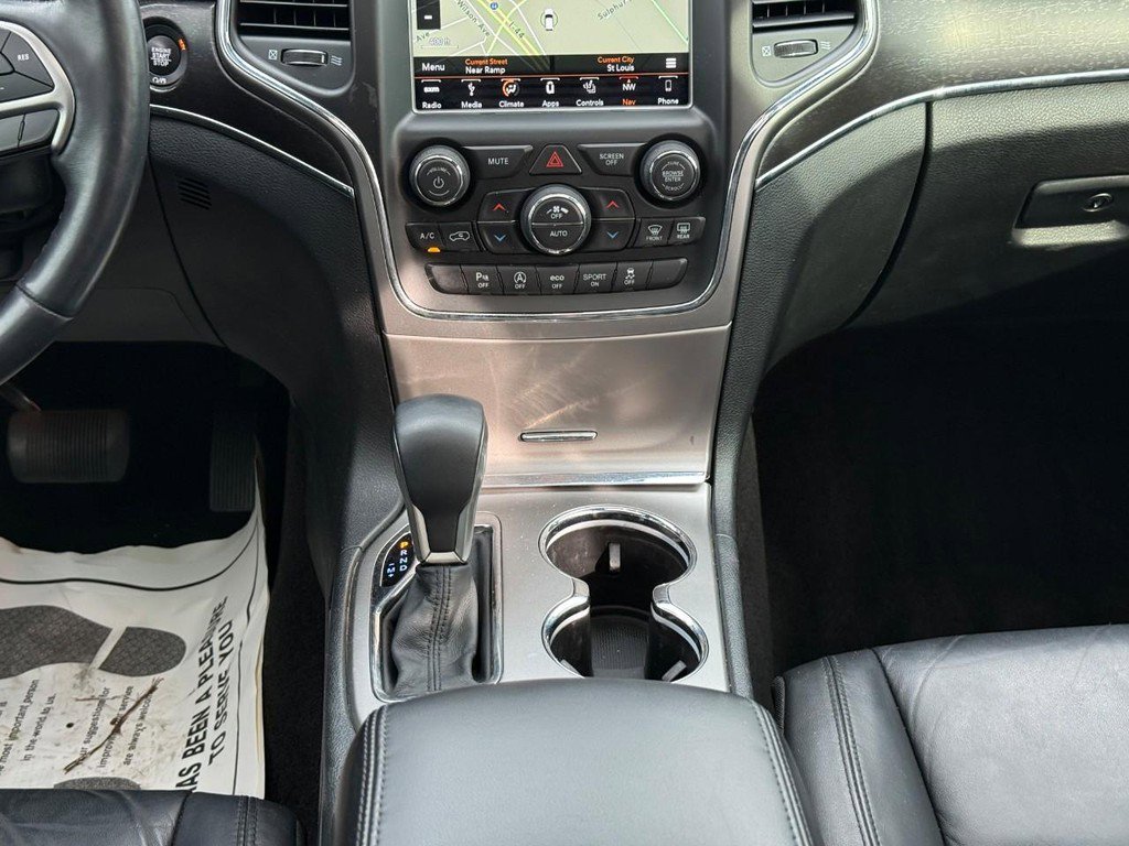 Used 2018 Jeep Grand Cherokee Limited AWD/4WD image 17