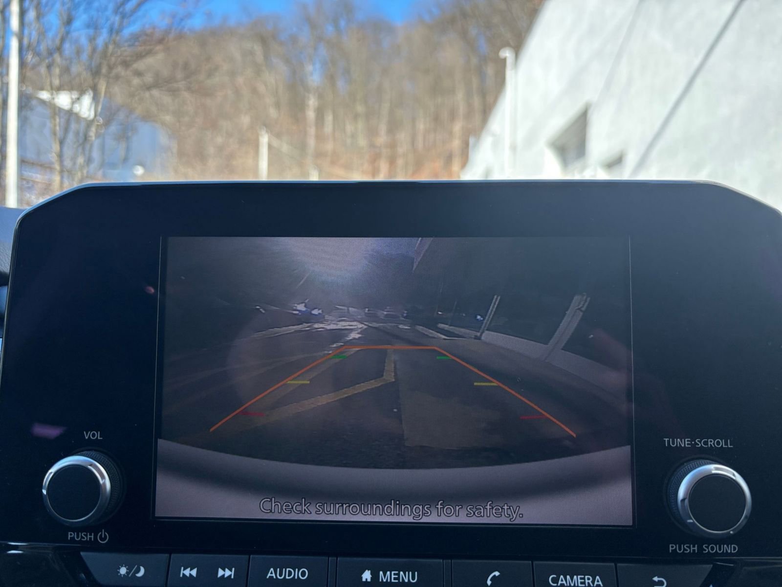 Used 2025 Nissan Pathfinder SV image 17