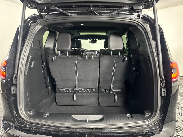 New 2027 Chrysler Pacifica Limited w/ S Appearance Package AWD/4WD image 6