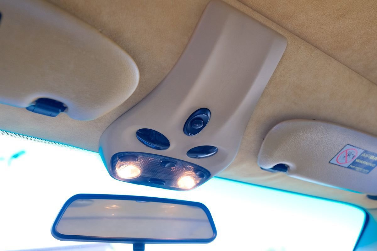 Used 2002 Porsche 911 Carrera RWD image 18