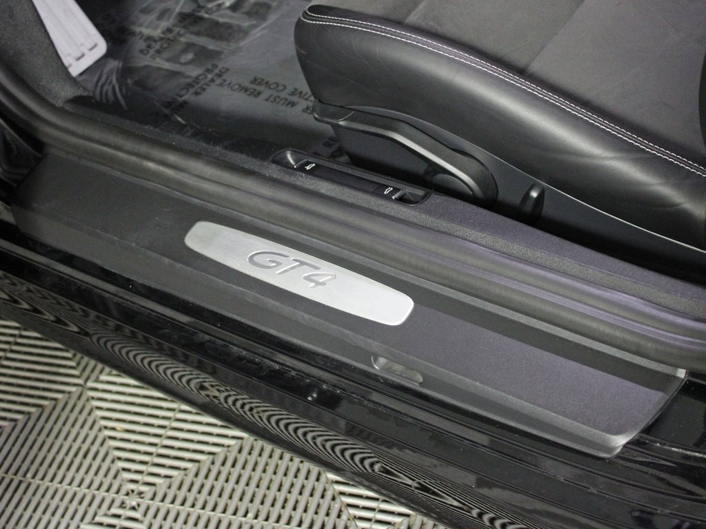 Used 2016 Porsche Cayman GT4 image 21