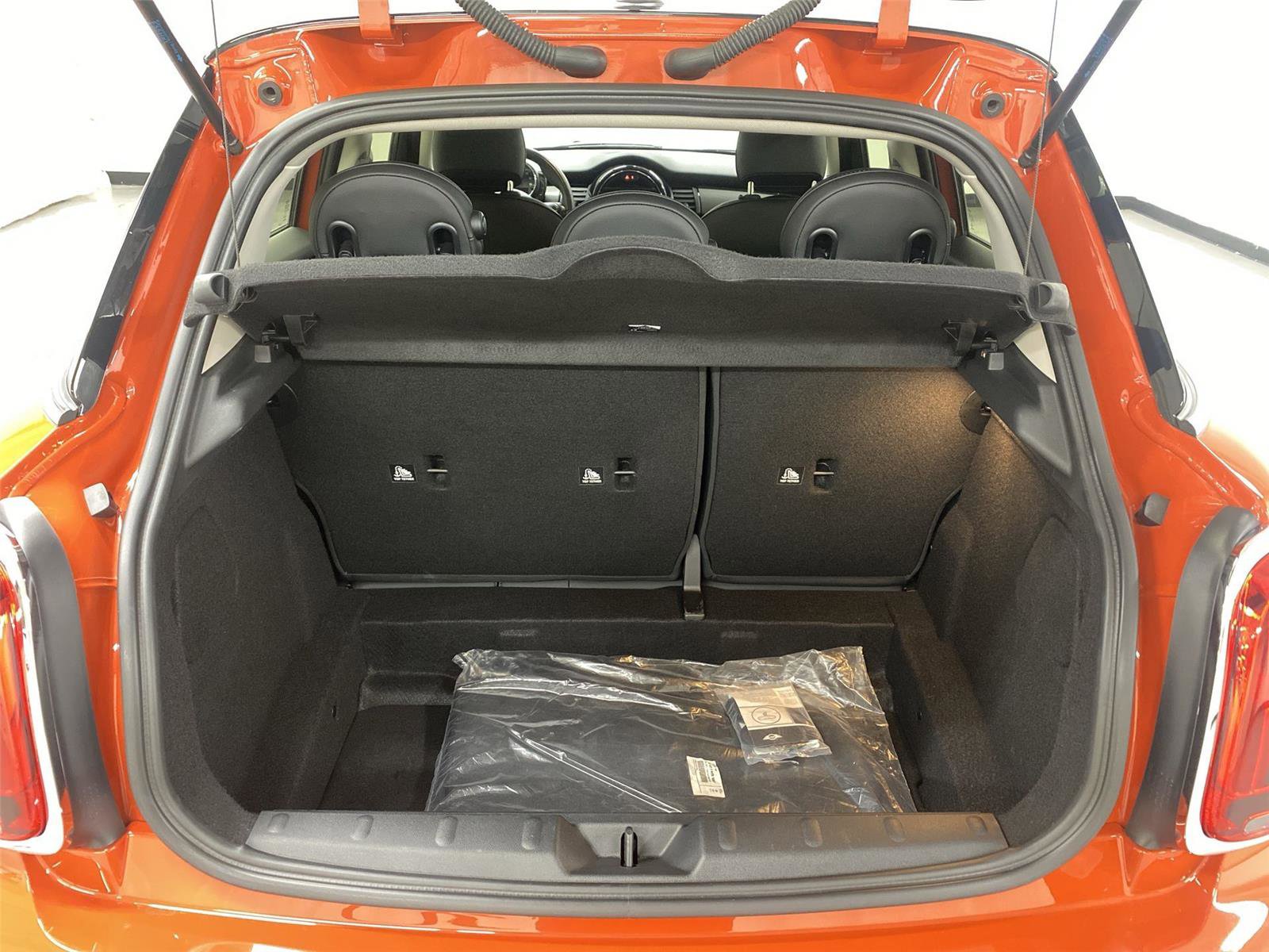 Used 2020 MINI Cooper 4-Door Hardtop FWD image 24