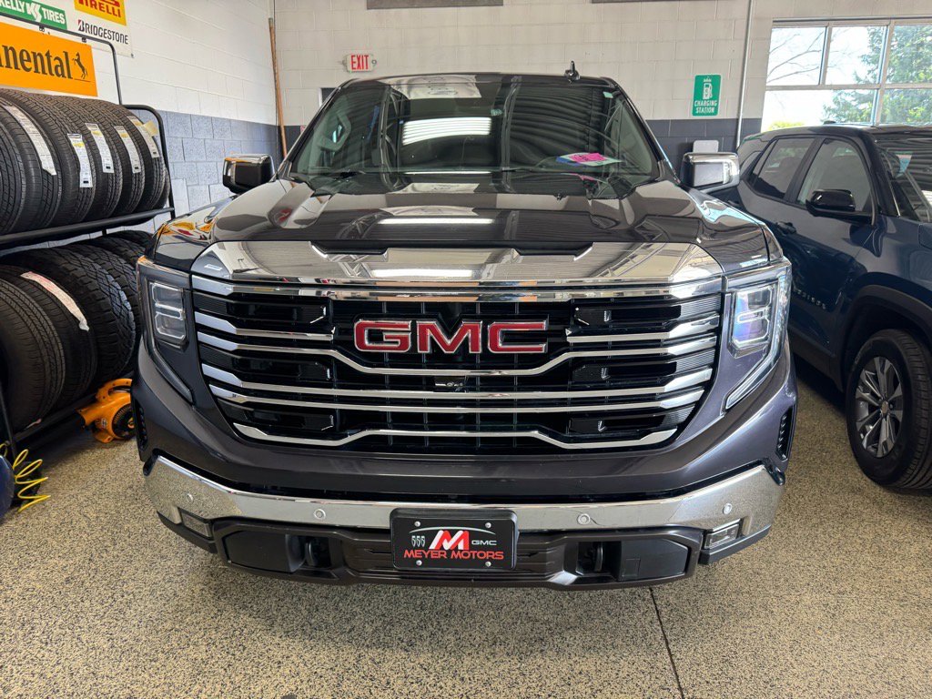 Used 2022 GMC Sierra 1500 SLT w/ SLT Premium Plus Package image 2