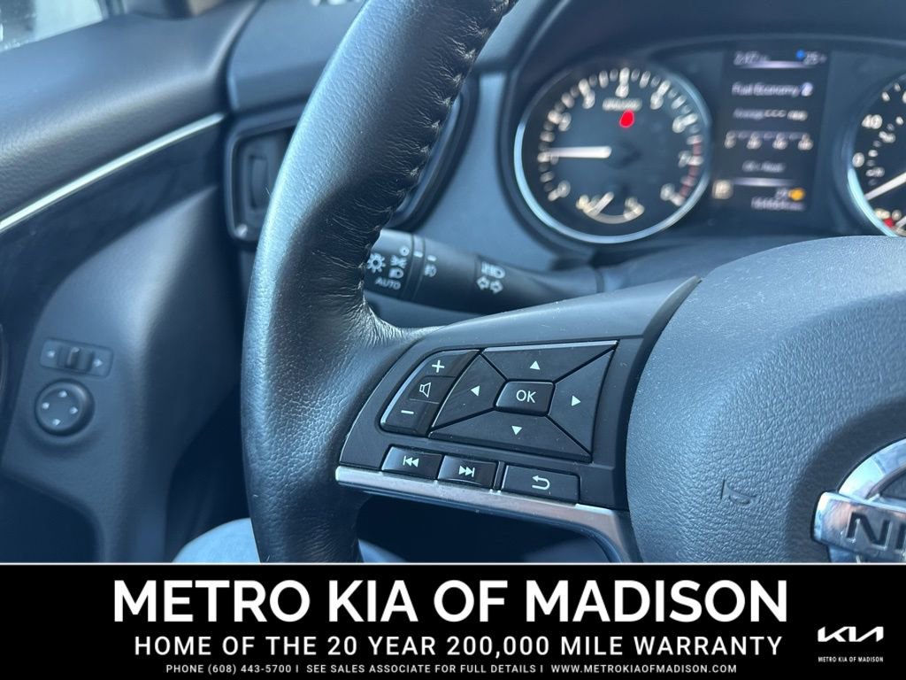 Used 2017 Nissan Rogue Sport SL w/ SL Premium Package image 18